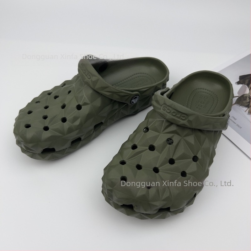 Férfi EVA szandálok, légáteresztőek, vízállóak, csúszásmentes talppal, injektálással formázott talp, EVA felsőrész, 1–3 cm sarka, Leisure Crocs stílus