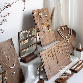 Fém ékszerkijelző állvány, háromszintes, művészi stílus, származás Jilin, 2025 tavasz