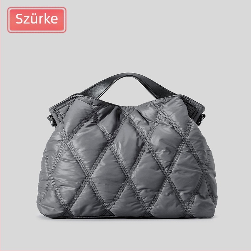 Down Bag Tote – Poliészter, vízszintes négyzet alakú forma, cipzáros nyitás, belső rekeszek: cipzáros zseb, telefon zseb, további cipzáros rekesz; egy vállpánt
