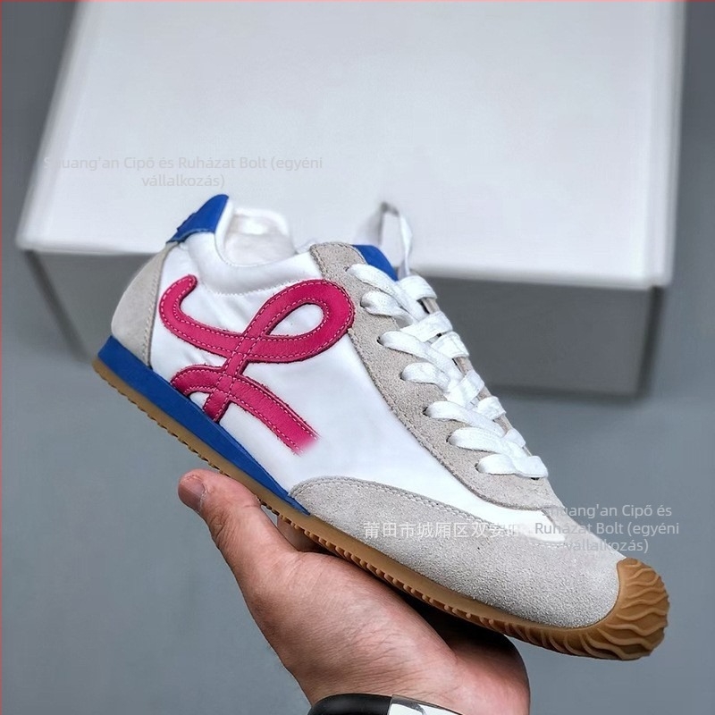 Női bőr casual sneakers fűzős zárással, kerek orrú, könnyű, természetes gumi talppal