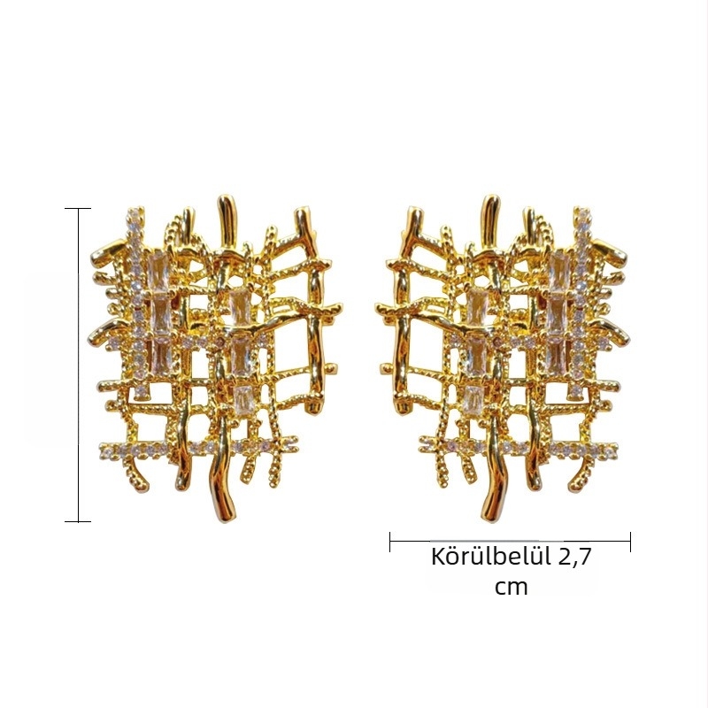 Geometriai fém fülbevalók cirkónnal, réz tűkkel, könnyed luxus stílus