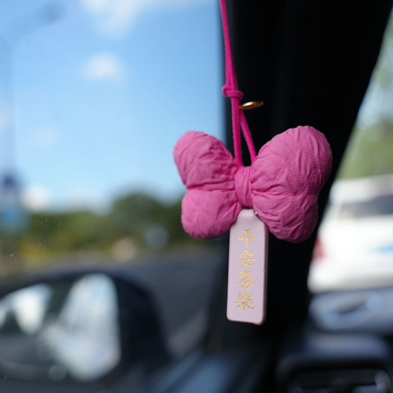 Autómedál – textil anyag, egyszerű stílus, belső dekoráció