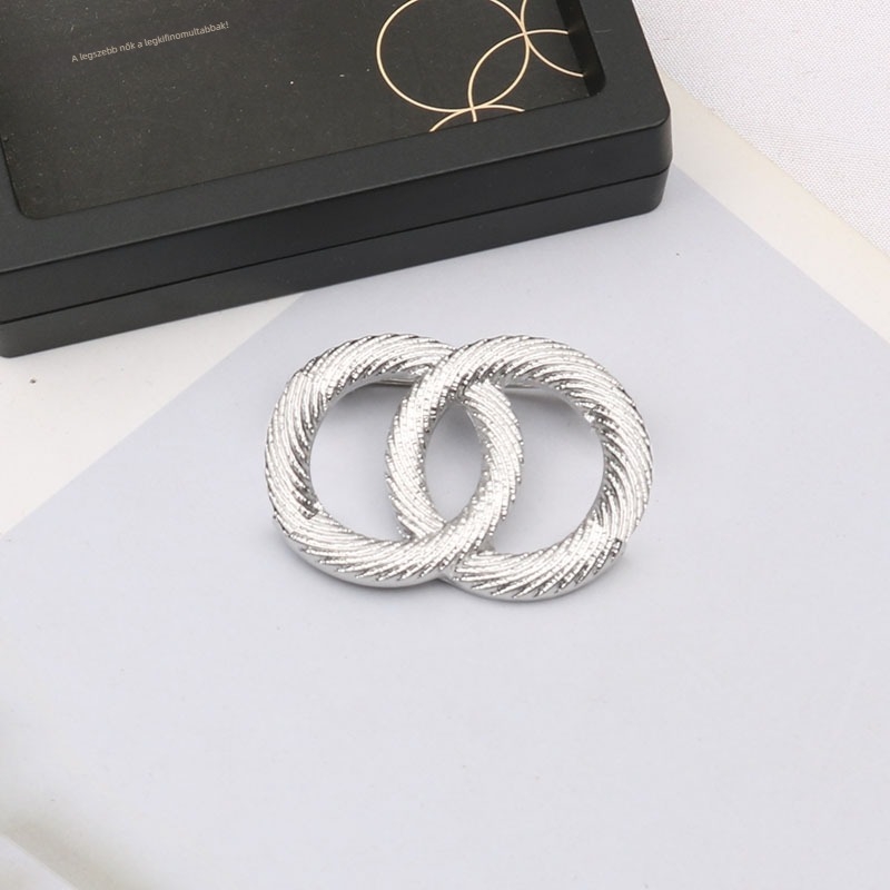 Kettős C betűs brooch – ötvözet anyag, betű alak, elektroplating, nőknek
