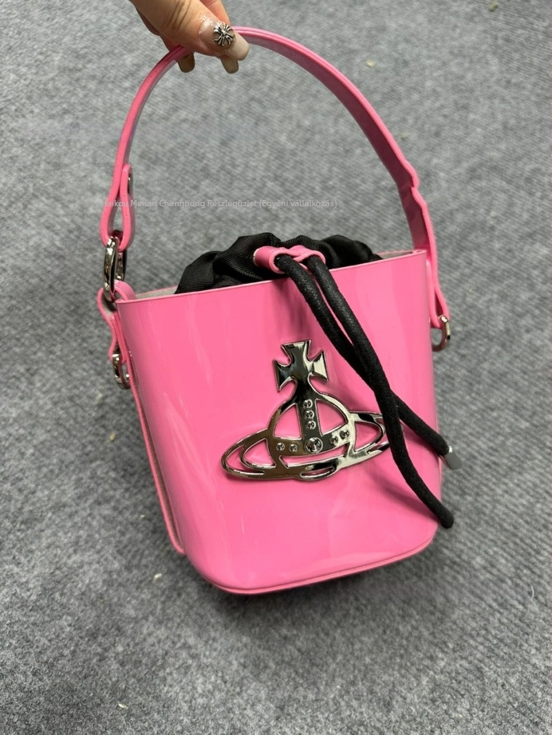 Kerek bőr crossbody táska krokodil mintával, zsinóros zárás, laminált cipzáras zseb, belsővel