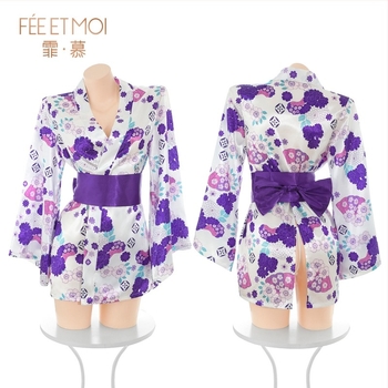 Feimu sakura virágos kimono fehérnemű — szexi éjszakai ruházat, dekoltázs és fenék megmutatása