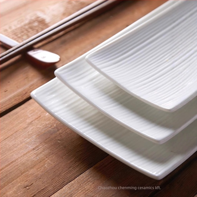 Porcelánból készült téglalap alakú tányér logóval, mikrohullámú sütőbarát, testreszabható, japán stílusú.