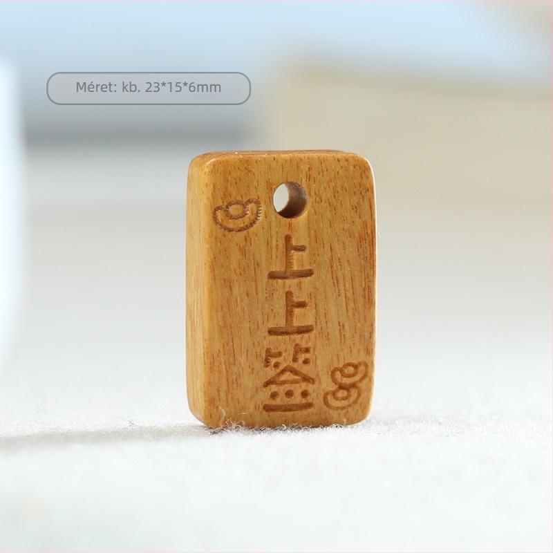 Fából készült kézzel faragott talizmán medál telefonhoz és táskákhoz – márka Shuo heng; Anyag: fa; Feldolgozás: faragás; Stílus: sokoldalú, akasztó dísz a táskán; Mintázat: változatos motívumok; Bevezetés: 2024 tavasz