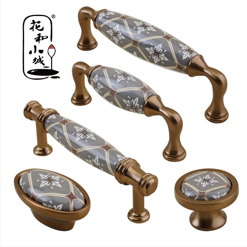 Bohemia-stílusú gardróbszekrény fogantyú, anyag: cinkötvözet + kerámia, modell: W09, alkalmas ajtókhoz vagy fiókokhoz