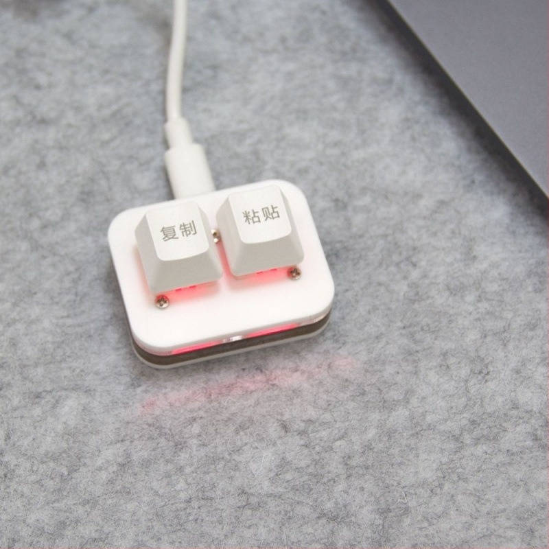 Kábeles USB-s numerikus billentyűzet RGB háttérvilágítással, forrócserélhető kapcsolókkal és programozható egykattintásos parancsokkal