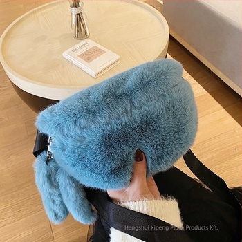 Plüss szőrme övtáska — utcai stílus, dumpling-formájú, cipzáras nyitás, poliészter bélés