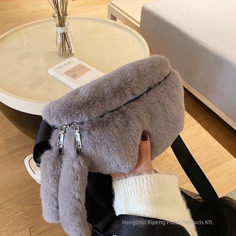 Plüss szőrme övtáska — utcai stílus, dumpling-formájú, cipzáras nyitás, poliészter bélés