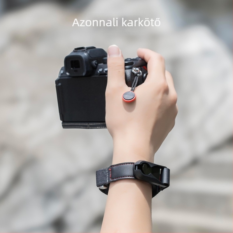Kameracsukló pánt gyorskioldóval; kompatibilis tükör nélküli és DSLR fényképezőgépekkel; kompatibil Fuji X-T5, Canon R50, Nikon Z30, Sony ZV-E10