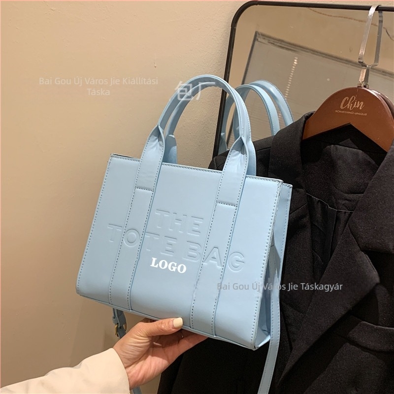 Női tote táska, könnyű luxus, nagy kapacitás, PU bőr, poliészter bélés, cipzár, vízszintes négyszög alak, belső telefontartó zseb, egy vállpánt, mindennapi használatra, 2023 ősz