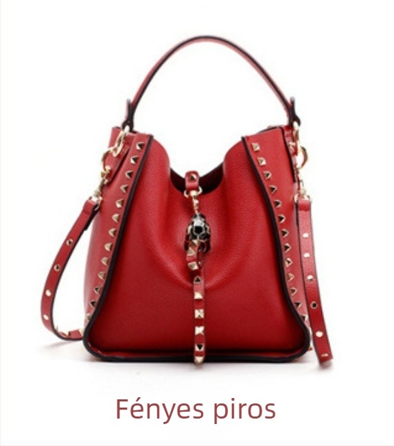 Valódi bőrből készült bucket táska, első réteg marhabőrből, függőleges négyzetes forma, kampós zárás, egy vállpánt