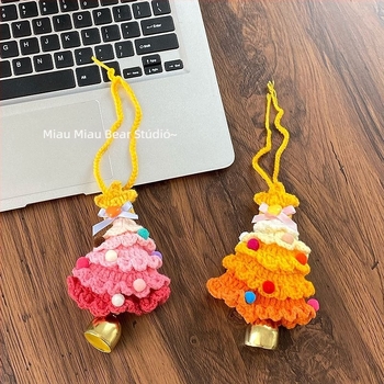 Gyapjúból készült karácsonyi harang dísz – virágos mintával, autó dísz, rajzfilm stílusú