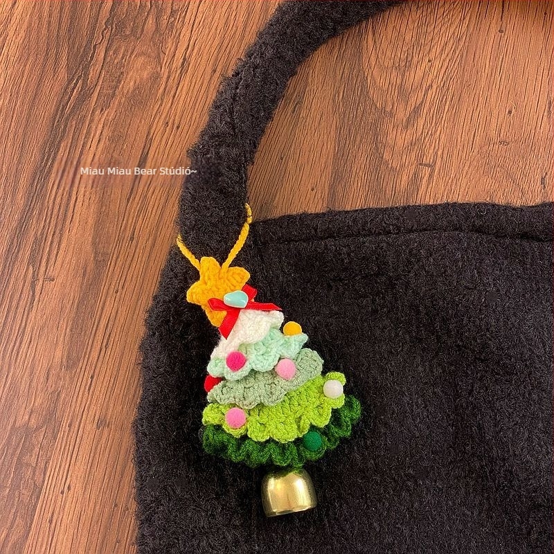 Gyapjúból készült karácsonyi harang dísz – virágos mintával, autó dísz, rajzfilm stílusú