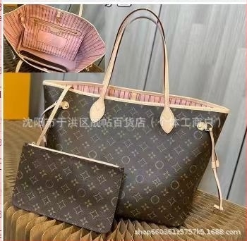 PVC Tote női táska, elegáns érett női stílus, 2024 tavasz, ideális szabadidős utazásokhoz