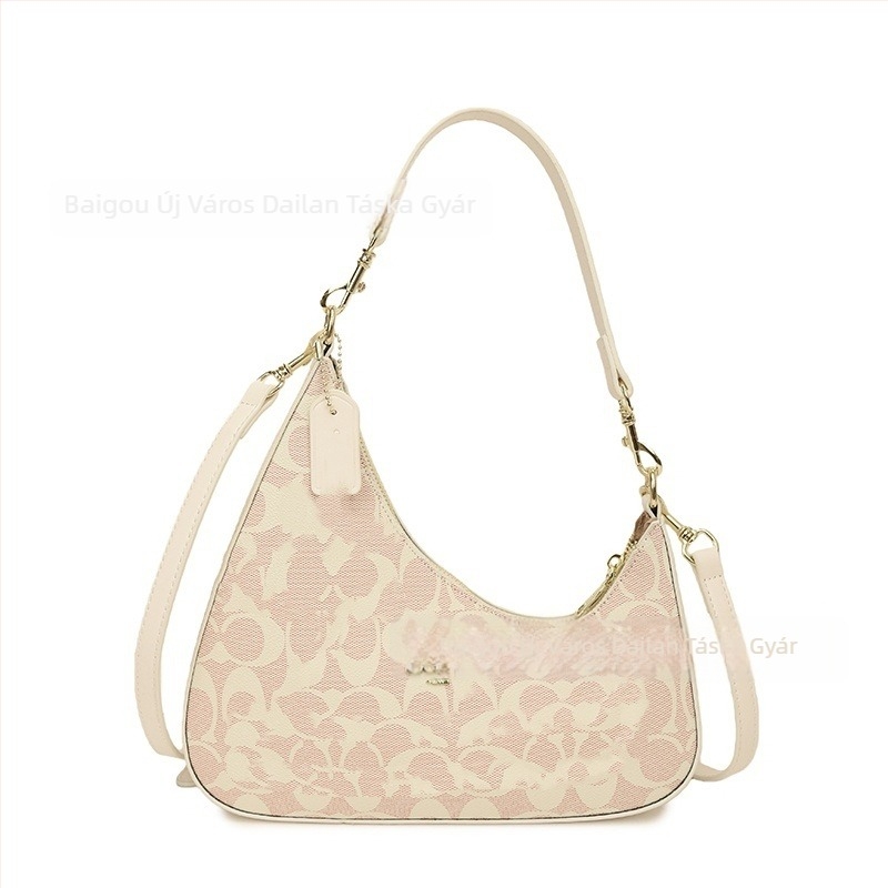 PU anyagú crossbody táska, vízszintes négyszögletes forma, cipzáras nyitás, laminált belső zseb, téli 2025 kiadás