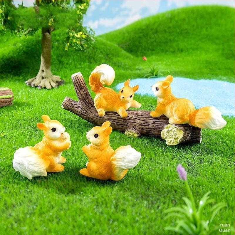 Gyanta–terrárium dísz DIY mohás táj kis mókusz figurával – dekoráció akvárium/terárium számára