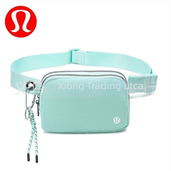 Keresztpántos táska, városi egyszerűség stílus, nejlon külső, 2025 tavasz, cipzáras nyitás, poliészter bélés, belső zsebek telefonhoz, személyi igazolványhoz és kamerához