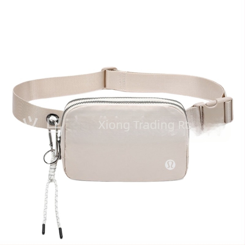 Keresztpántos táska, városi egyszerűség stílus, nejlon külső, 2025 tavasz, cipzáras nyitás, poliészter bélés, belső zsebek telefonhoz, személyi igazolványhoz és kamerához