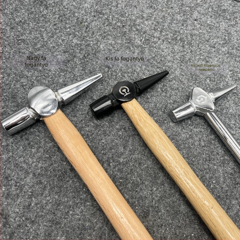 Vasúti kalapács hosszabbított fa fogantyúval kazánellenőrzéséhez