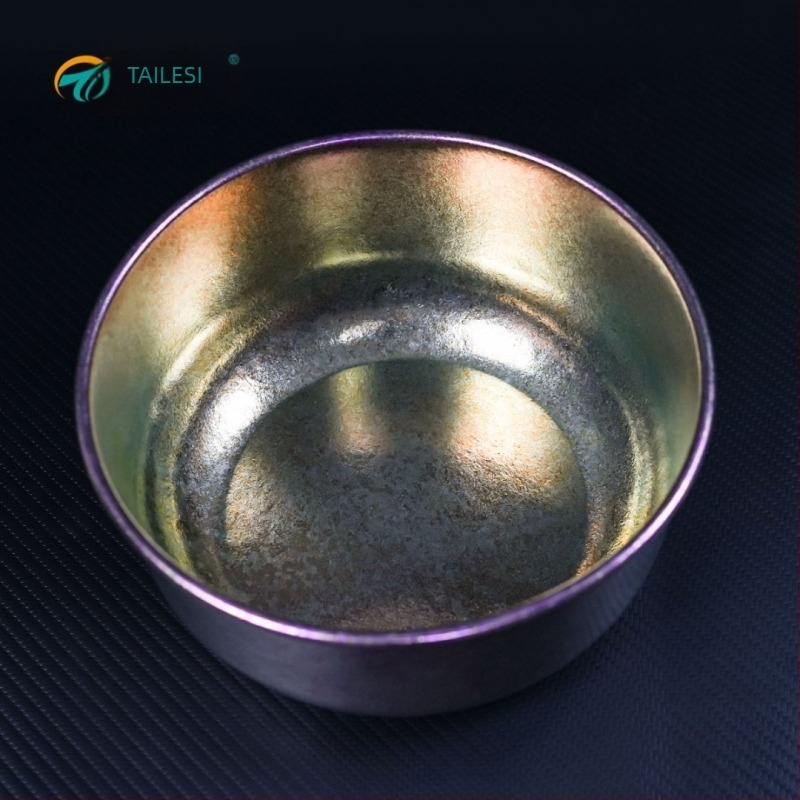 Tiszta titán saláta tál, 2000 ml kapacitás, mikrohullámú sütőben használható, kézzel rajzolt felület