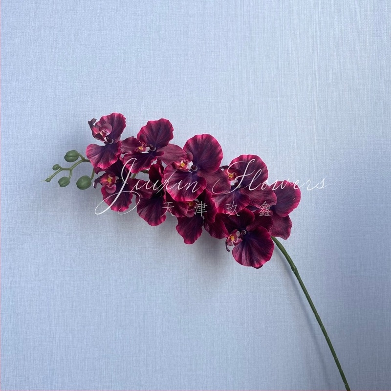 Phalaenopsis selyem virág – 3D orchidea film-textúrával; Anyag: selyem; Feldolgozás: injekciós öntés, öntés; Használat: esküvő, kültéri, fotó kellék, otthoni dekoráció