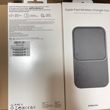 Samsung 3-in-1 Vezeték Nélküli Töltő EP-P5400 – 15W QC3.0 Állványos Töltő