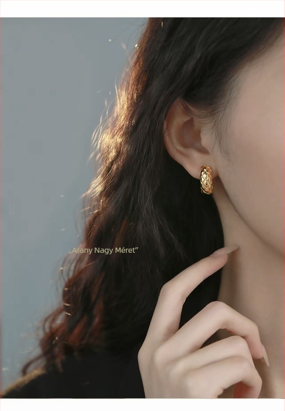 Női gyémántmintás karika fülbevaló, rézből, elektroplattált felülettel, U-alakú geometriai karikák, könnyed luxus stílus