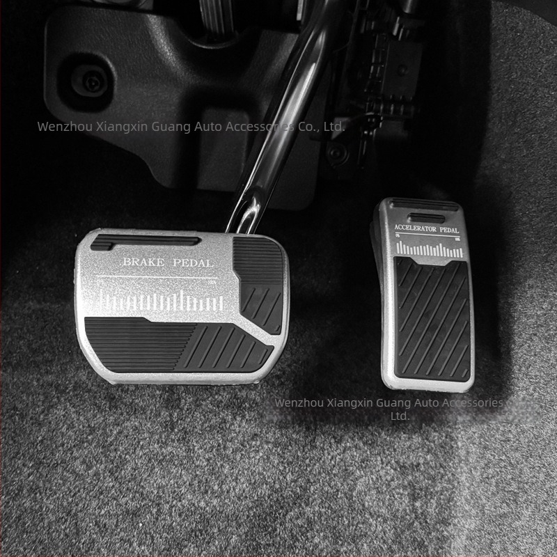 Geely Galaxy L7/L6/M9 fék- és gázpedálok – belső csúszásmentes dekor, alumíniumötvözet és szilikon, automata váltóhoz kompatibilis