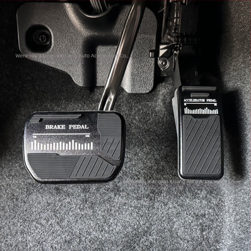 Geely Galaxy L7/L6/M9 fék- és gázpedálok – belső csúszásmentes dekor, alumíniumötvözet és szilikon, automata váltóhoz kompatibilis