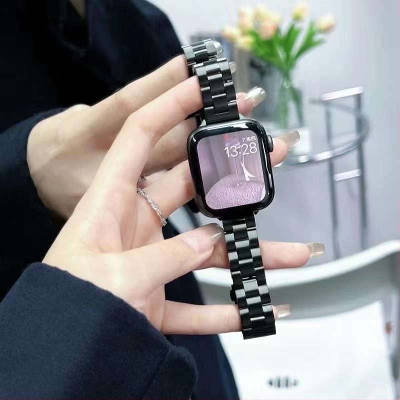 Rozsdamentes acél Apple Watch szíj, iWatch S10 kompatibilis, női fém szíj három gyöngyös mintával és karcsú vonalakkal