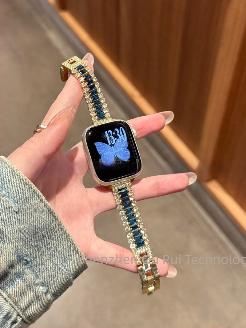 Három soros gyémánt-díszítésű fém láncszíj Apple S10/S11 okosórához
