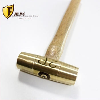 Sárgaréz golyófejű kalapács fa markolattal, robbanásbiztos és szikrámentes használathoz gyúlékony környezetben