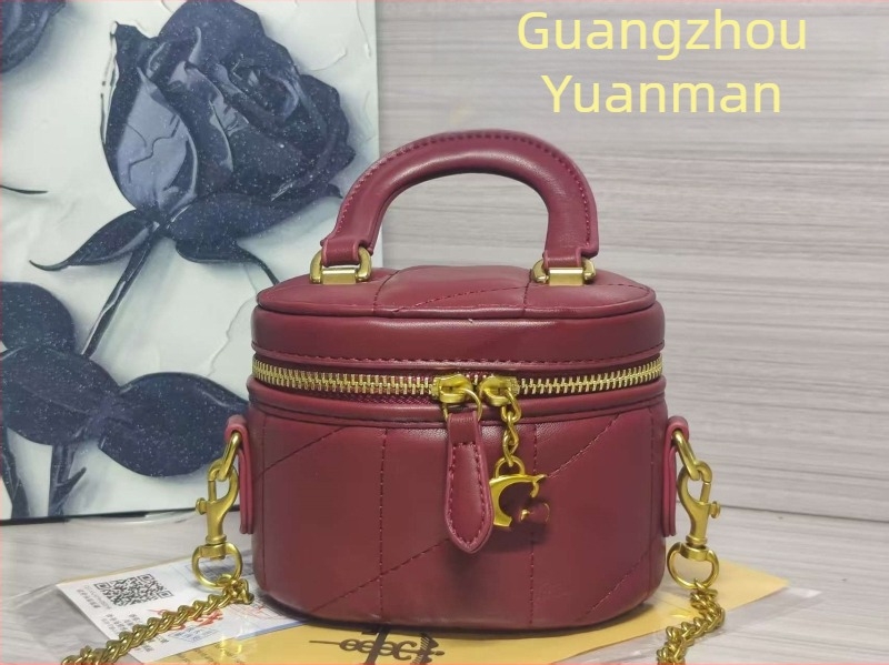 Lánccal rendelkező crossbody táska – utcai stílusú PU kerek kozmetikai táska, cipzárral és belső dokumentumtároló zsebbel