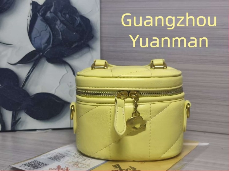 Lánccal rendelkező crossbody táska – utcai stílusú PU kerek kozmetikai táska, cipzárral és belső dokumentumtároló zsebbel