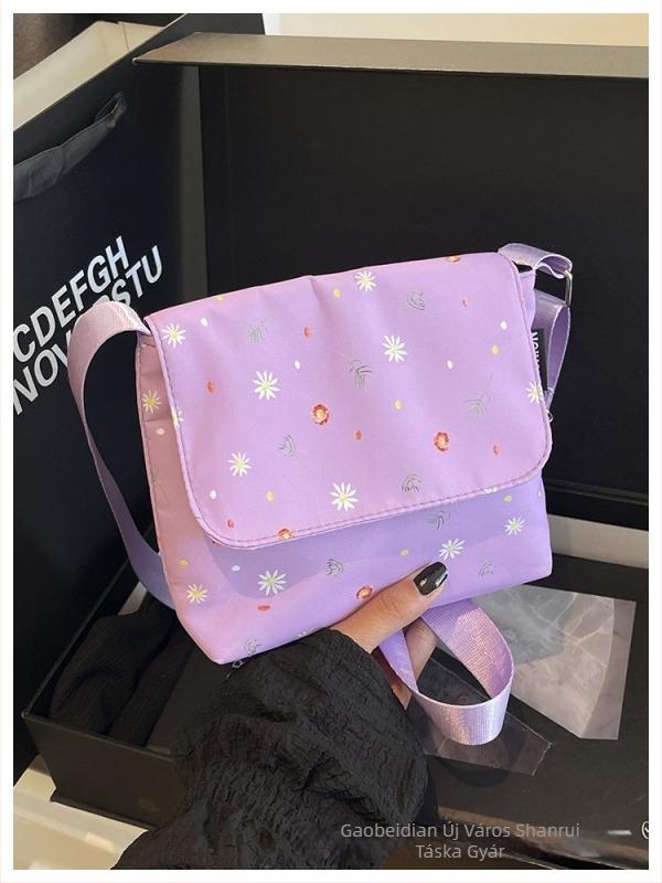 Mindennapi viseletre szánt nylonból készült crossbody táska telefonszebbel és mágneses zárással