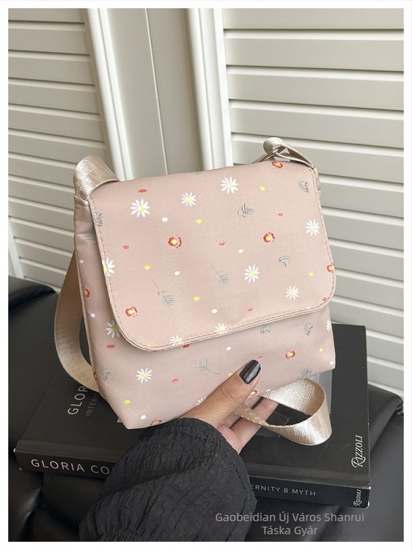 Mindennapi viseletre szánt nylonból készült crossbody táska telefonszebbel és mágneses zárással