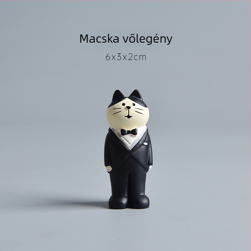 Esküvői tortadísz – menyasszony és vőlegény műgyanta figura, rajzfilmszerű stílus, mikro táj