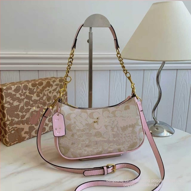 PU-ból készült crossbody táska, utcai stílus, horizontális négyzet alakú forma, belső cipzáras zseb, poliészter bélés.