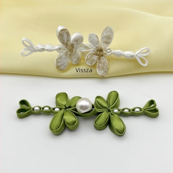 Kézzel szőtt selyem dragonfly gyöngyös virág zár Hanfu és Cheongsam számára (Szatén anyag; Magas minőségű zár; Alkalmas Tang ruhához, Hanfu-hoz, Cheongsam-hoz)