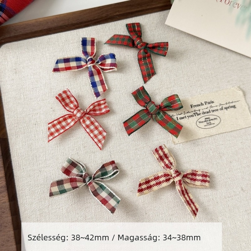 DIY ékszerkészlet – karácsonyi kockás masni és gyöngyök fülbevalókhoz, ajándékdobozzal (Anyag: Egyéb; Feldolgozási technológia: Univerzális modell; Eredet: Univerzális modell; Márka: Egyéb; Év/Szezon: Univerzális modell)