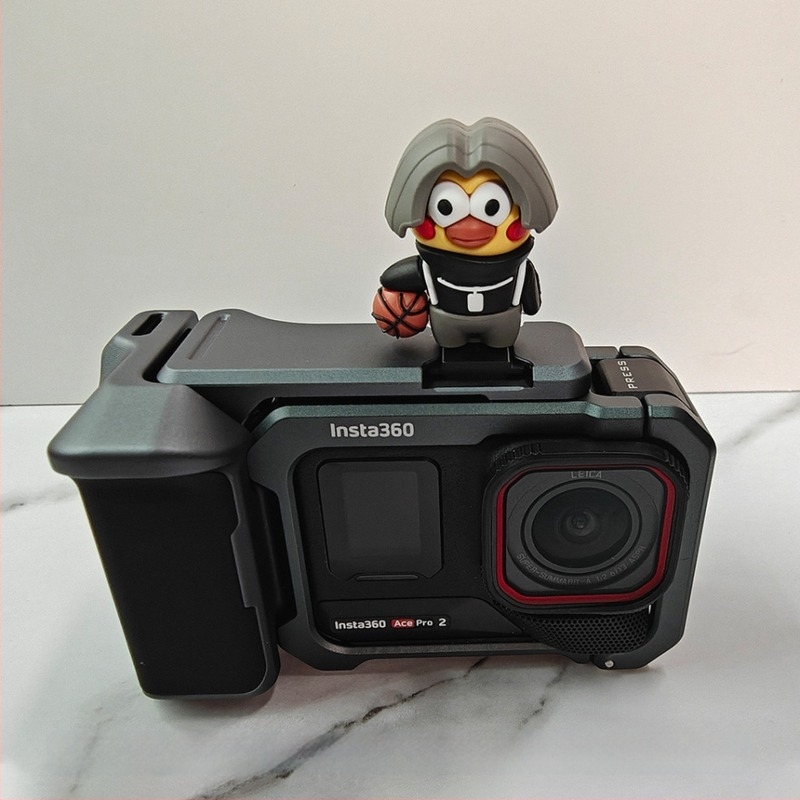 Forró cipőfedél Insta360/Ace Pro2 – univerzális kompatibilitás; PVC puha anyag; teherbírás max. 2 kg; tömeg 30 g