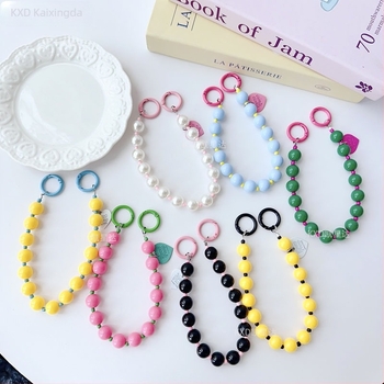 Geometriai gyöngyös lánc telefonvédőhöz — kézzel készített, műanyag, multifunkcionális kiegészítő