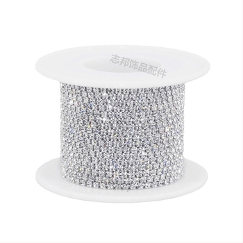 10 m-es DIY Rhinestone Claw Chain ruházati ékszerekhez — kézzel varrott kristályüveg lánc kiegészítő