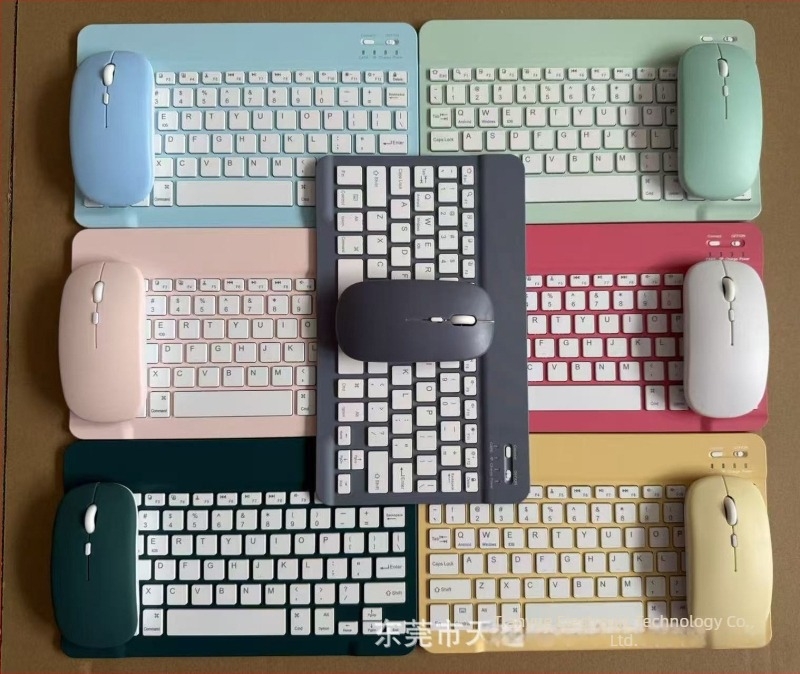 Bluetooth billentyűzet és egér készlet – Csendes, vezeték nélküli; kompatibilis iPaddel, okostelefonnal és laptopkal; nem mechanikus billentyűzet; töltőkábel a csomagban