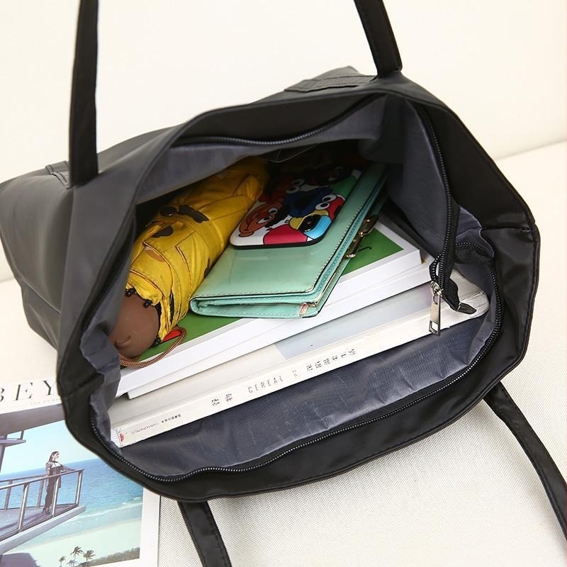 Nylon Tote táska, városi egyszerű stílus, vízszintes négyzet alakú forma, cipzáras zárás, belső cipzáras zseb