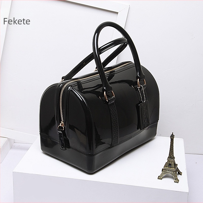 PVC-ből készült párnás alakú táska, cipzáros zárás, egyszínű, crossbody válltáska