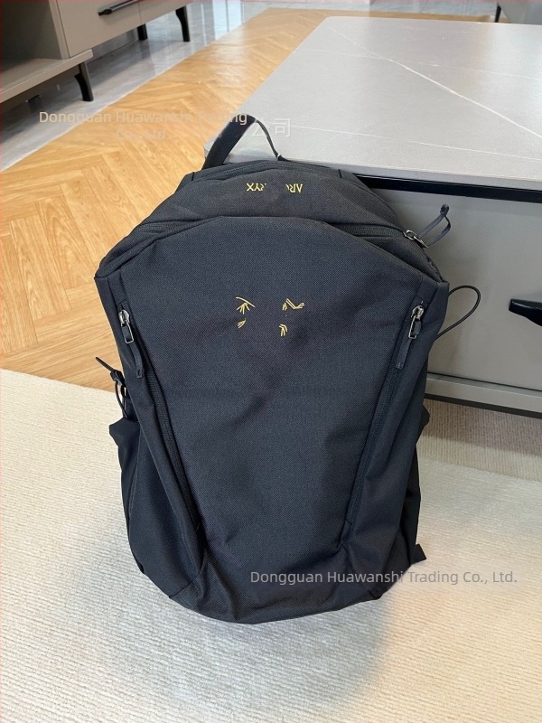 Unisex kültéri hátizsák, 20–35 L, nylon, könnyű, vízálló, 14 hüvelykes laptophoz kompatibil, levegő párnás vállpántok
